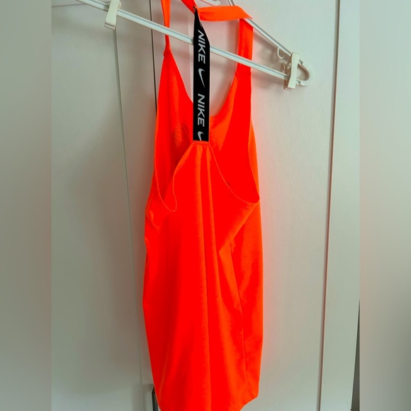 Woman Nike top - Picture 2 of 3